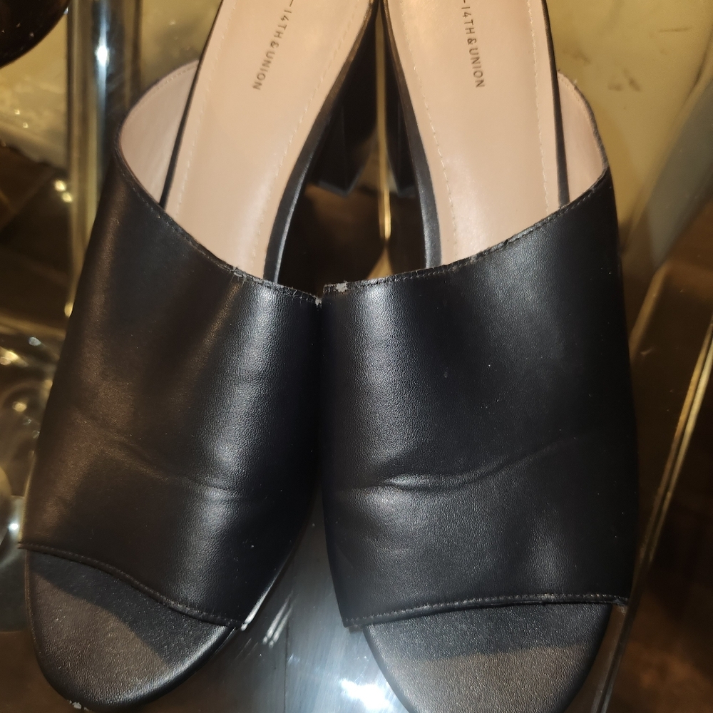 Heels - Picture 3 of 4